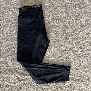 Victoria Secret Pink Sport Black Croc Print Leggings with Pockets!